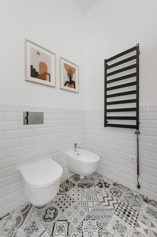 Cozy Apartment Near Zalgirio Arena By Urban Rent Kaunas Bagian luar foto
